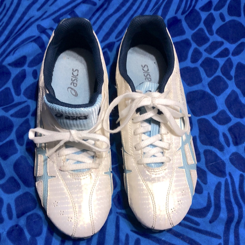 Ladies track shoes